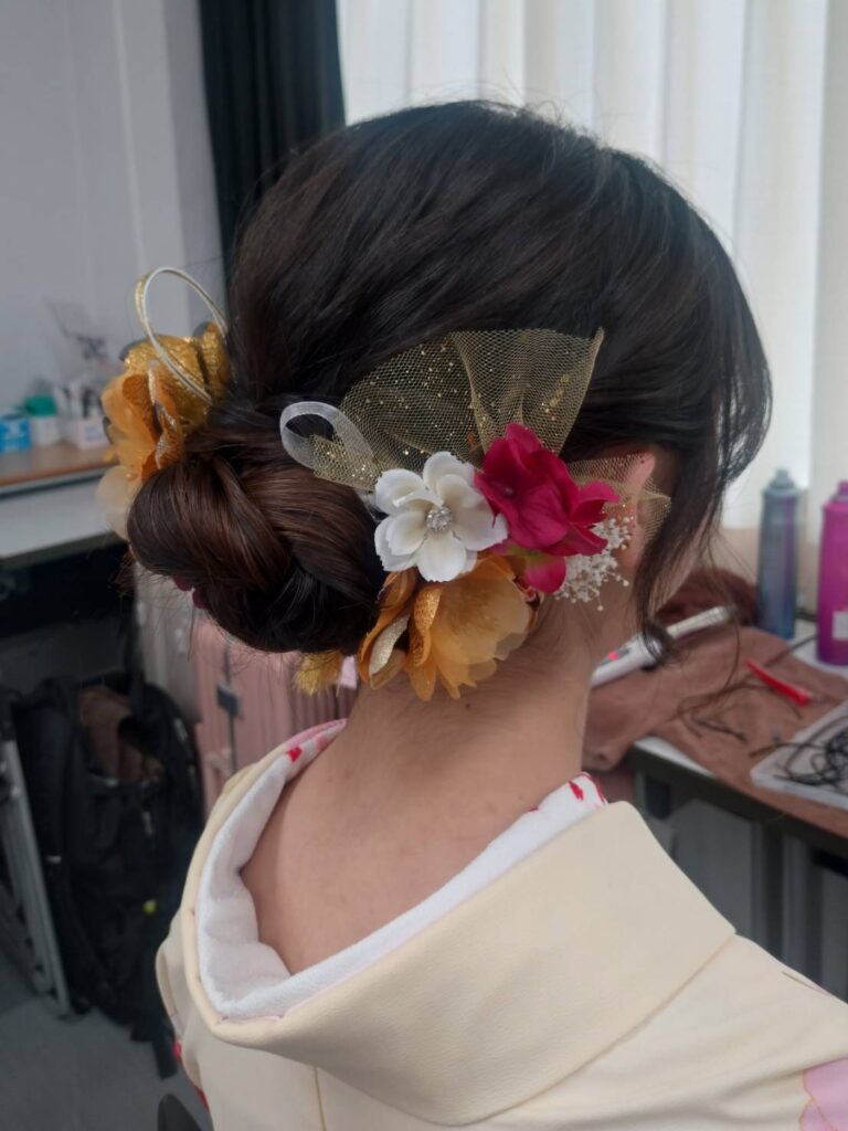 大学の卒業式でヘアメイク