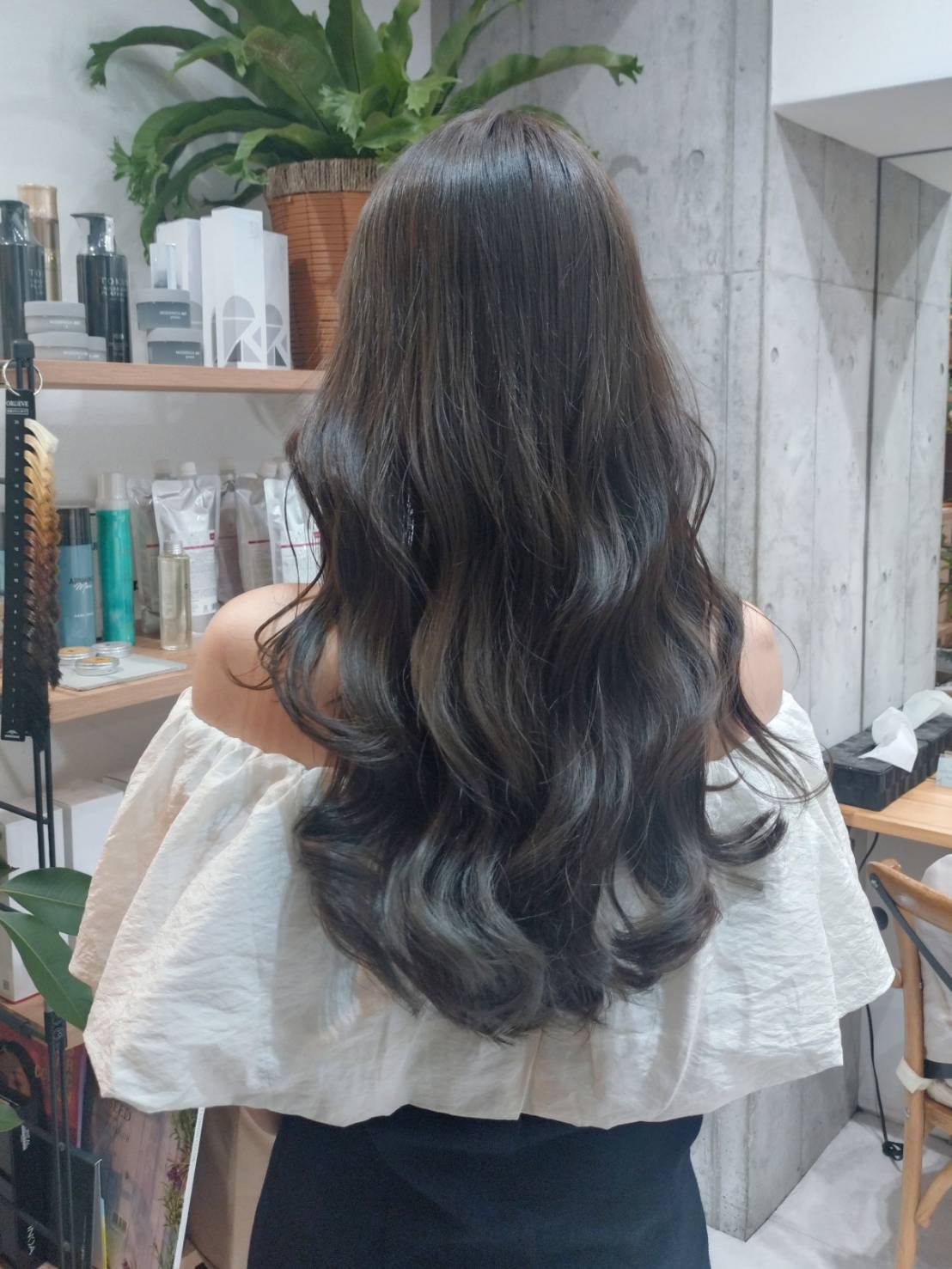 【オリーブグレージュ】