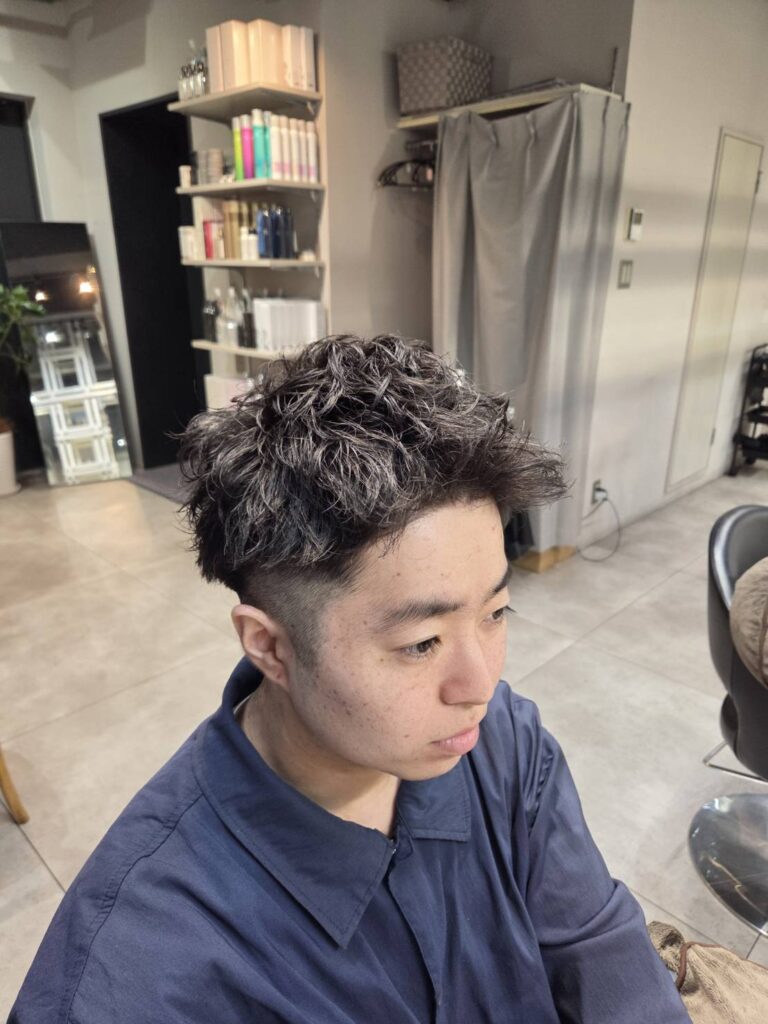 短めのヘアにパーマ
