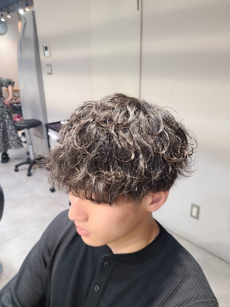 強めのパーマと言えば、波巻きパーマ！
