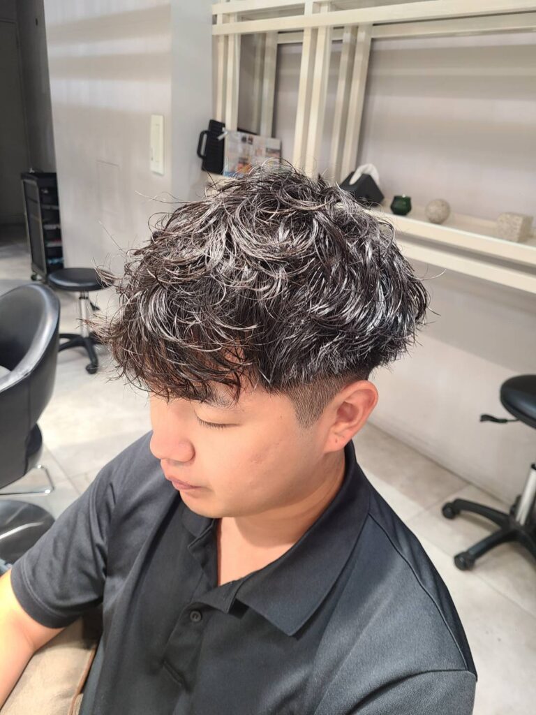 短めのヘアにパーマ