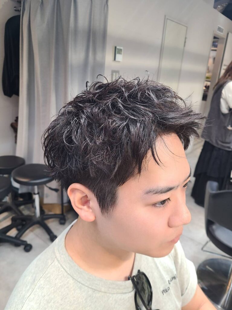 短めのヘアにパーマ