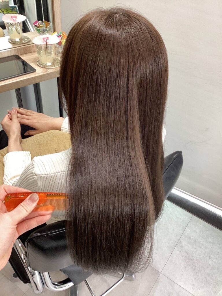 【マロンベージュ】