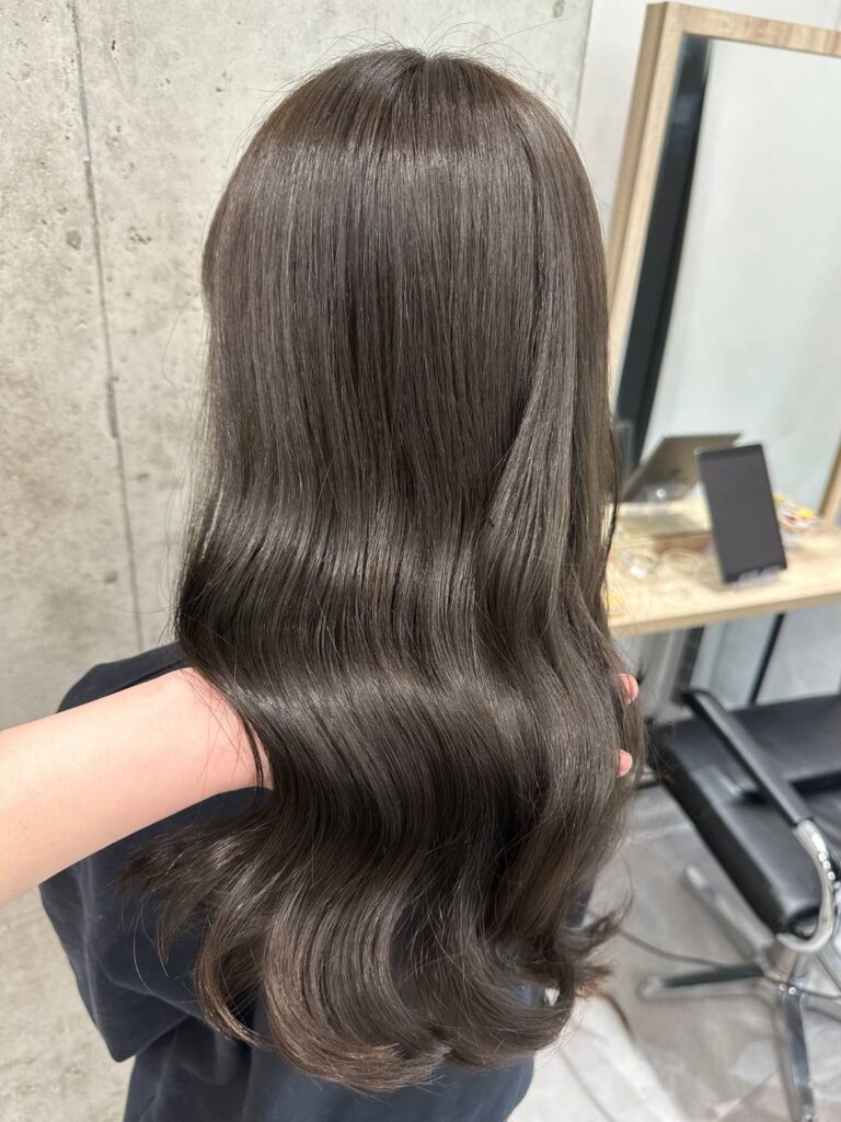 【オリーブグレージュ】