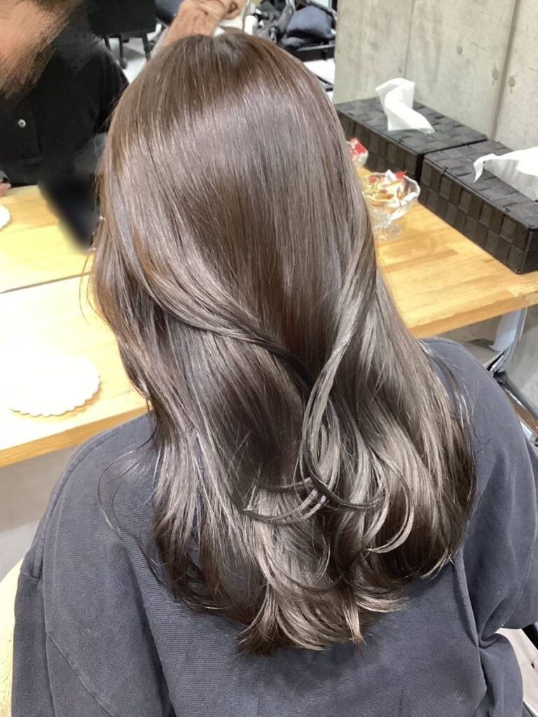 【オリーブグレージュ】