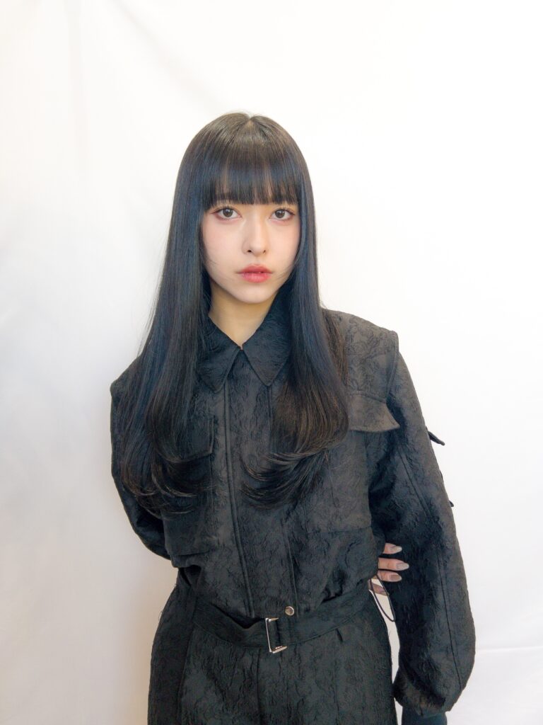 黒髪ロング×ストレート×レイヤー