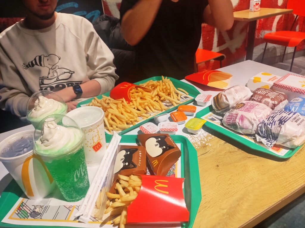 マック爆食会