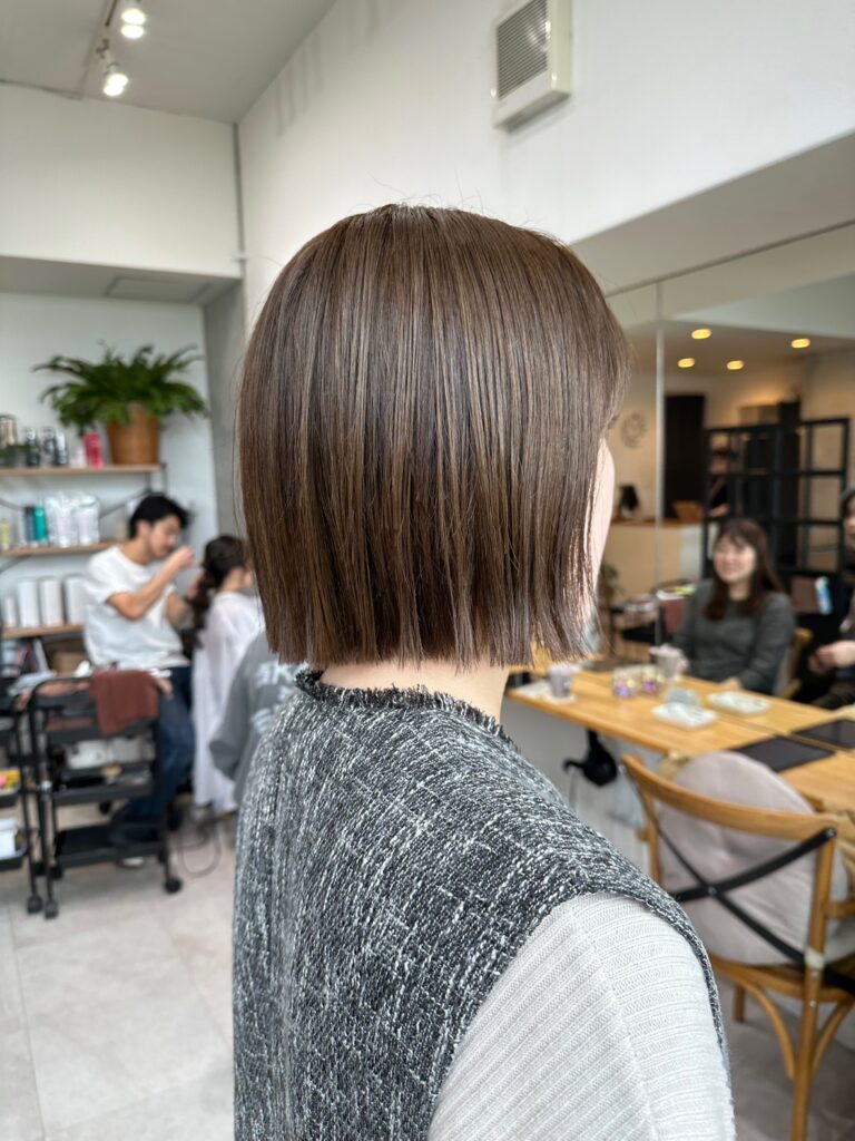 束間グレージュボブです！