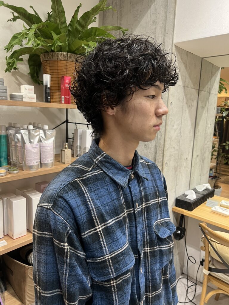 メンズの刈り上げなしのパーマスタイル