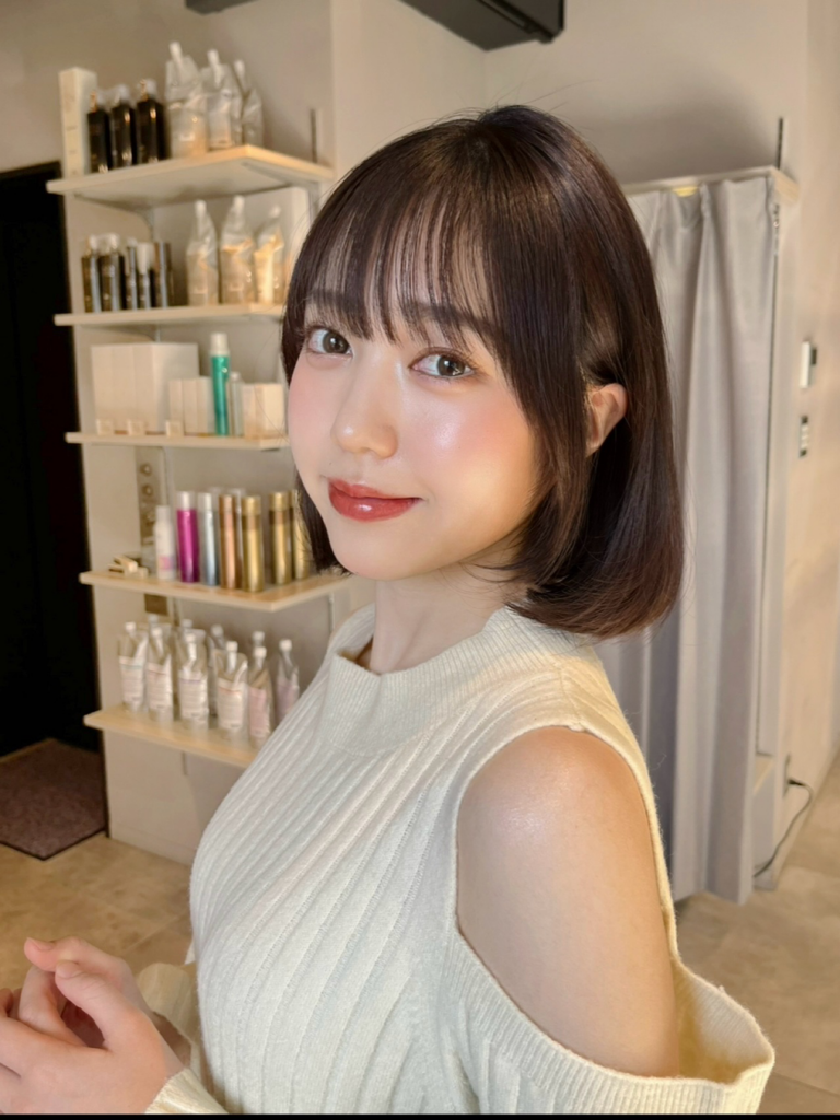透明感あるカラーでツヤ感アップ！重ためボブ！