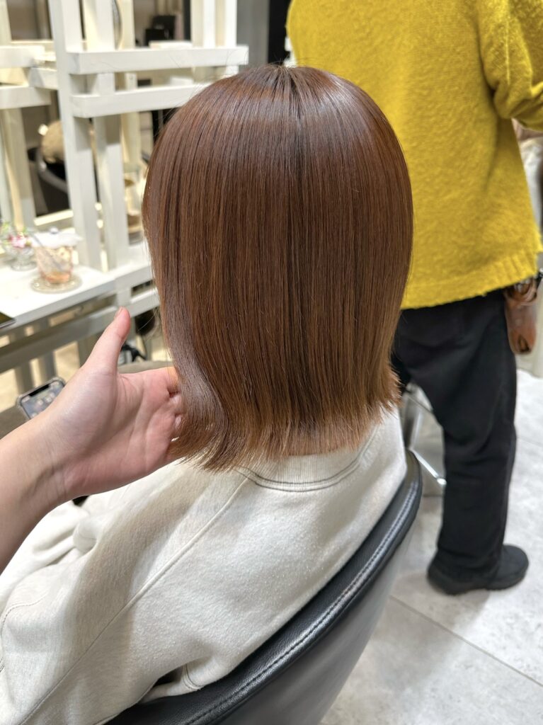 派手すぎず、秋を感じられるお色味