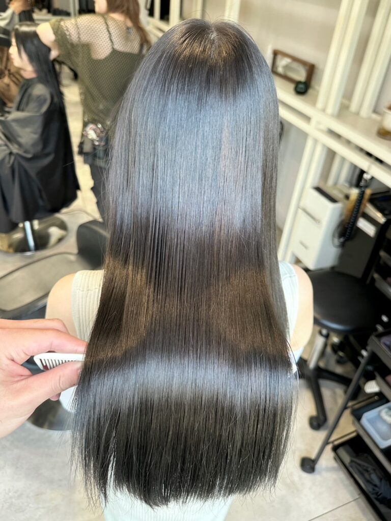 深みのあるブルーブラック