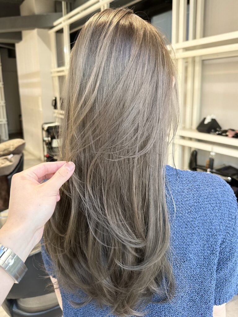 落ち着きのある大人っぽい雰囲気に