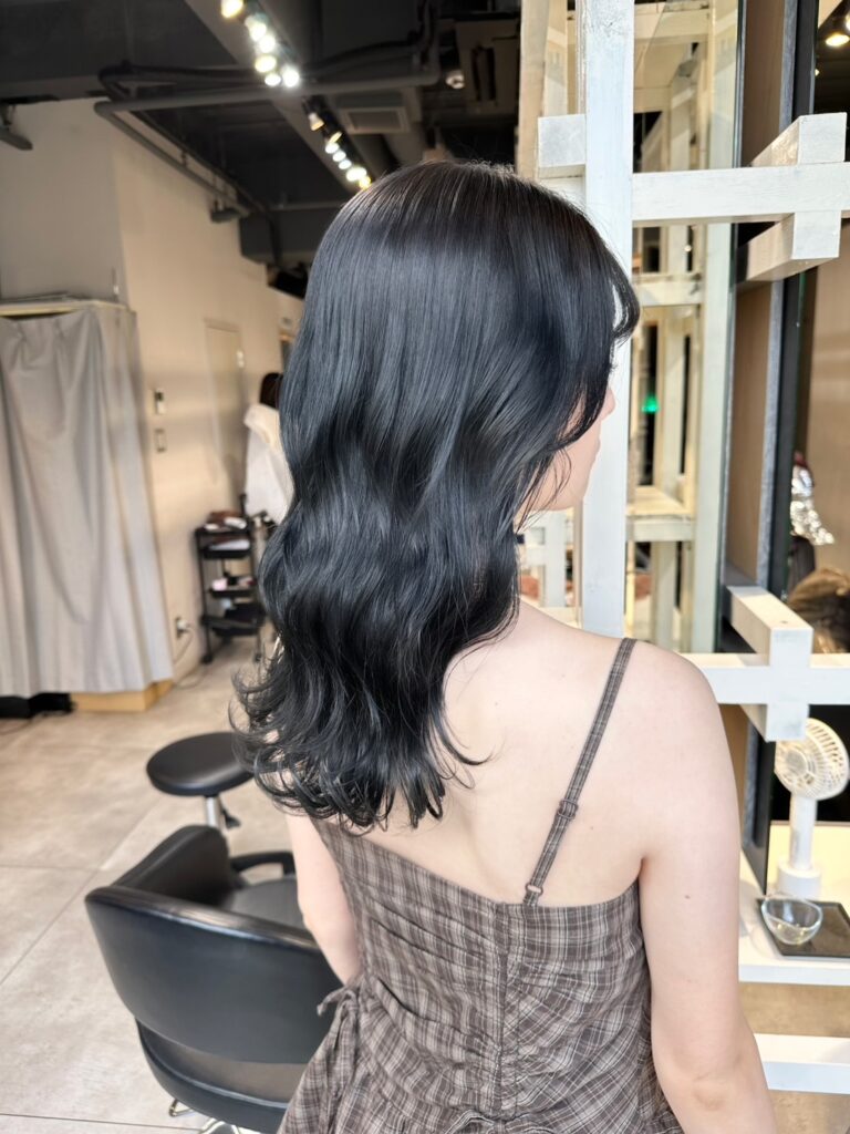 透明感たっぷりのブルーブラック◎