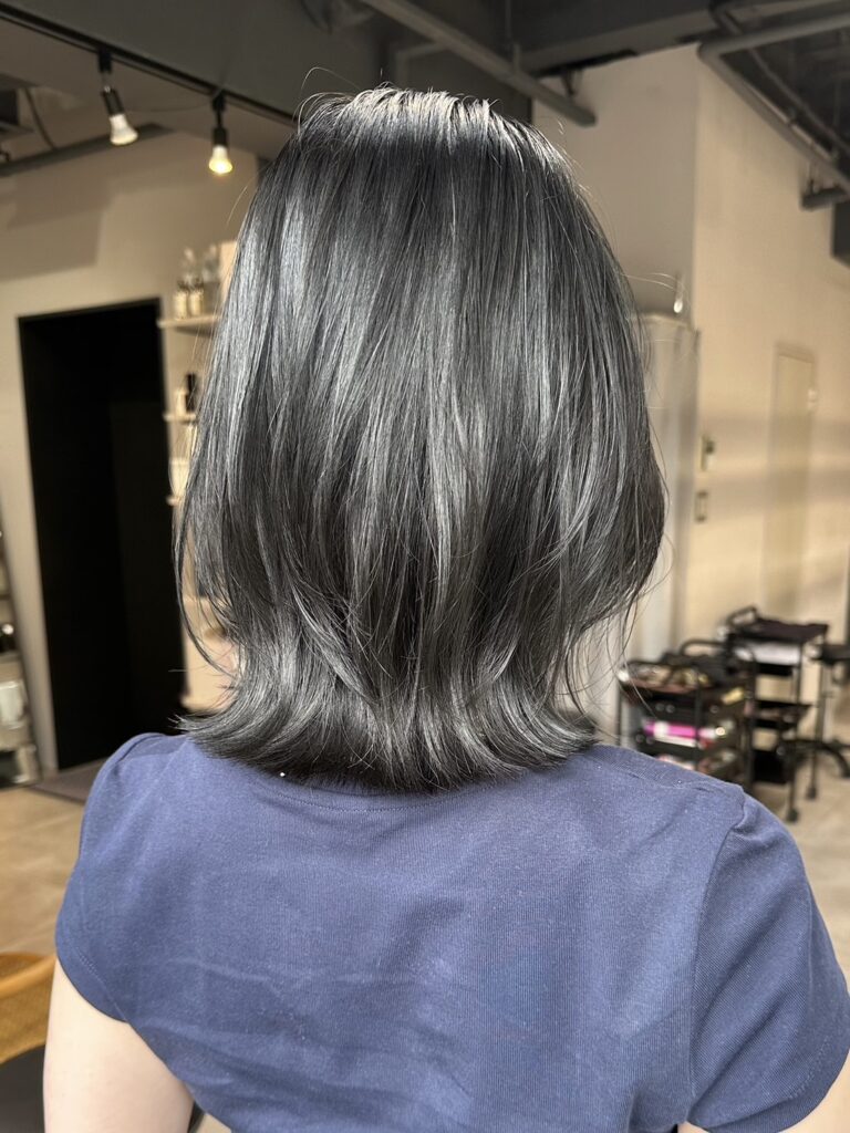 透明感ブルーグレージュ