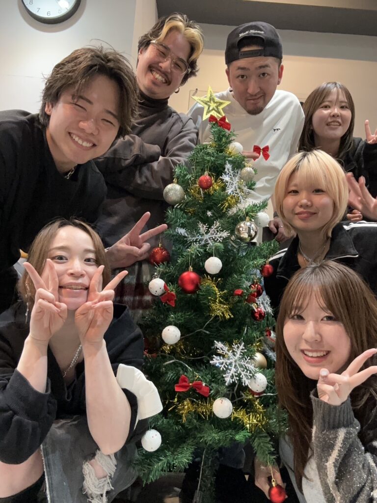 クリスマスツリーを飾りました
