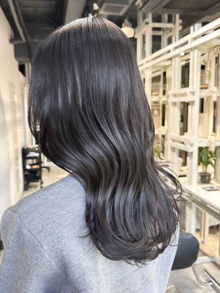 ダークグレージュ