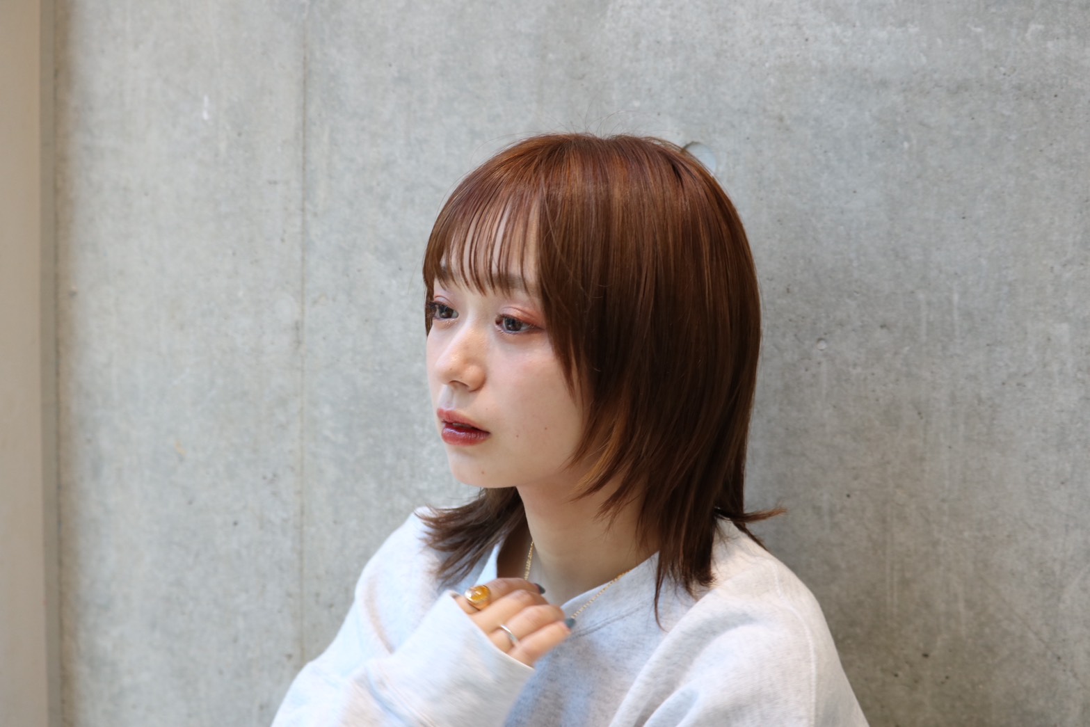 肩ラインのミディアムにレイヤー