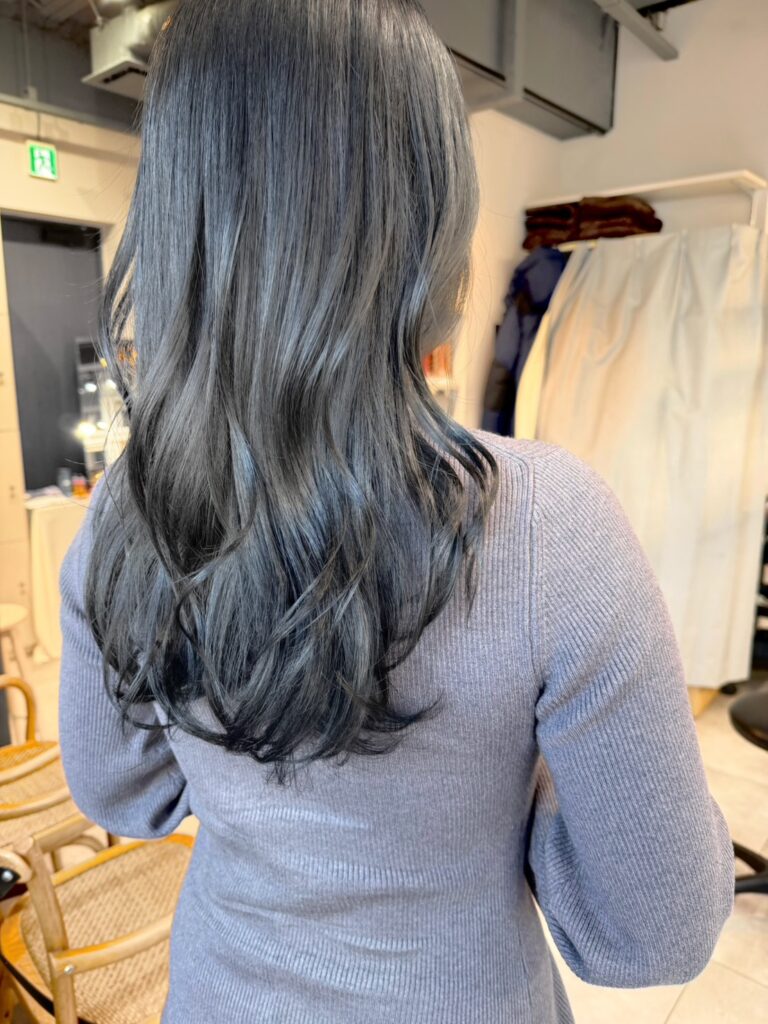 ダークグレージュ