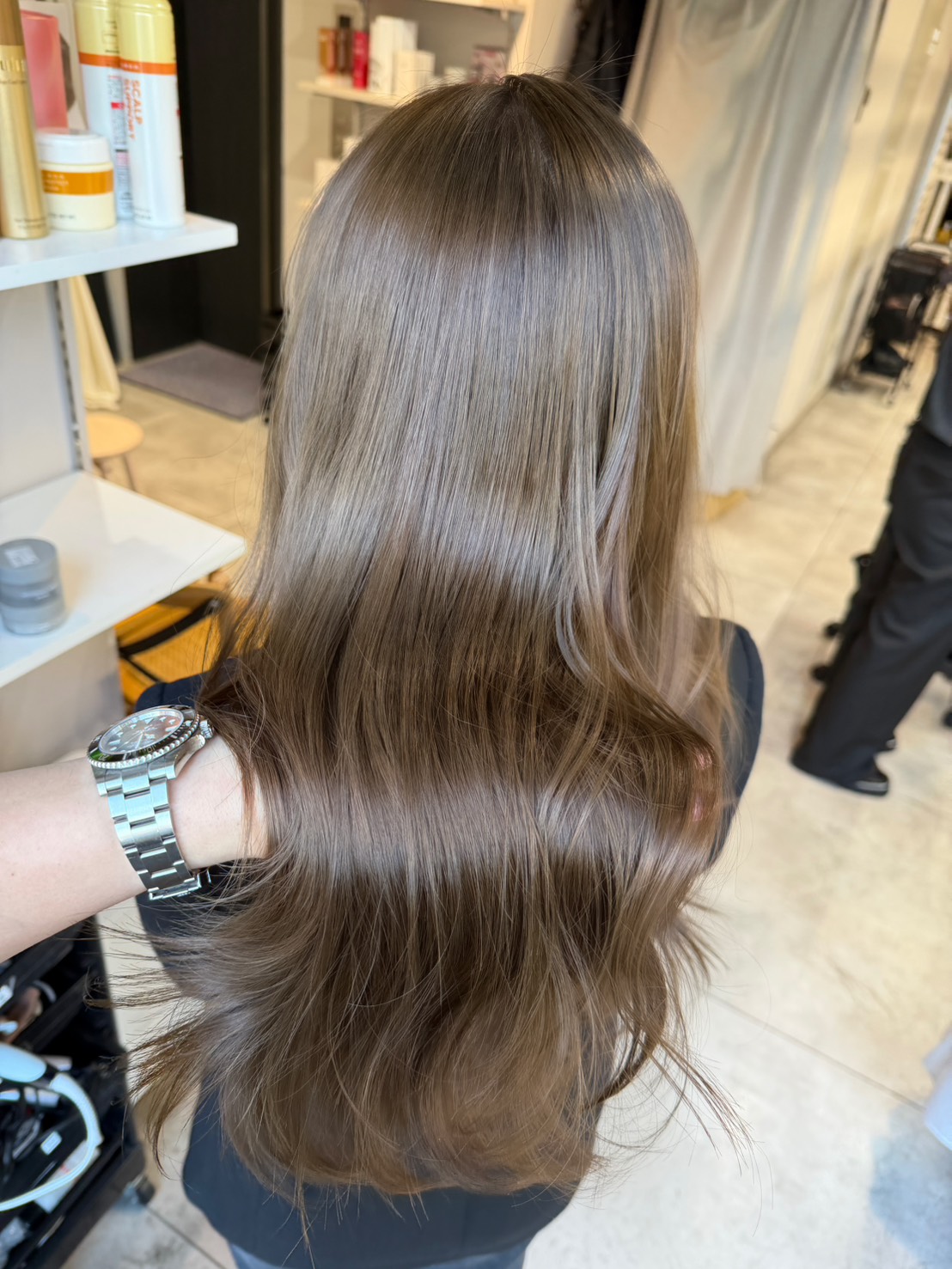 透明感たっぷりのオリーブベージュ！