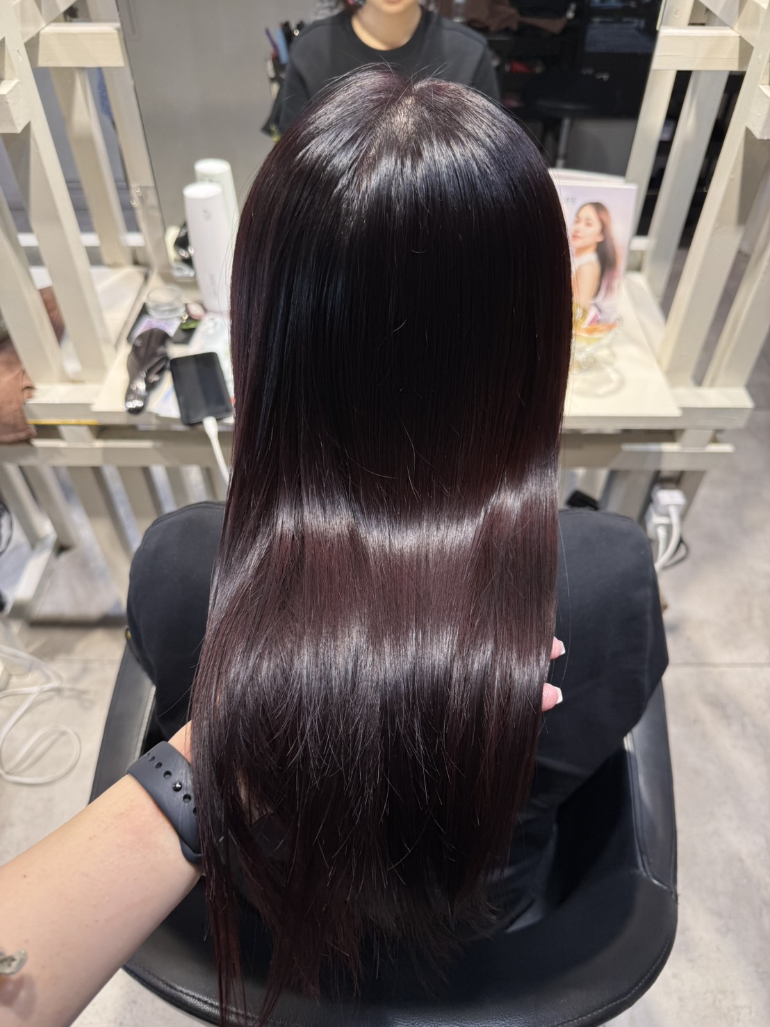 【ダークレッド】