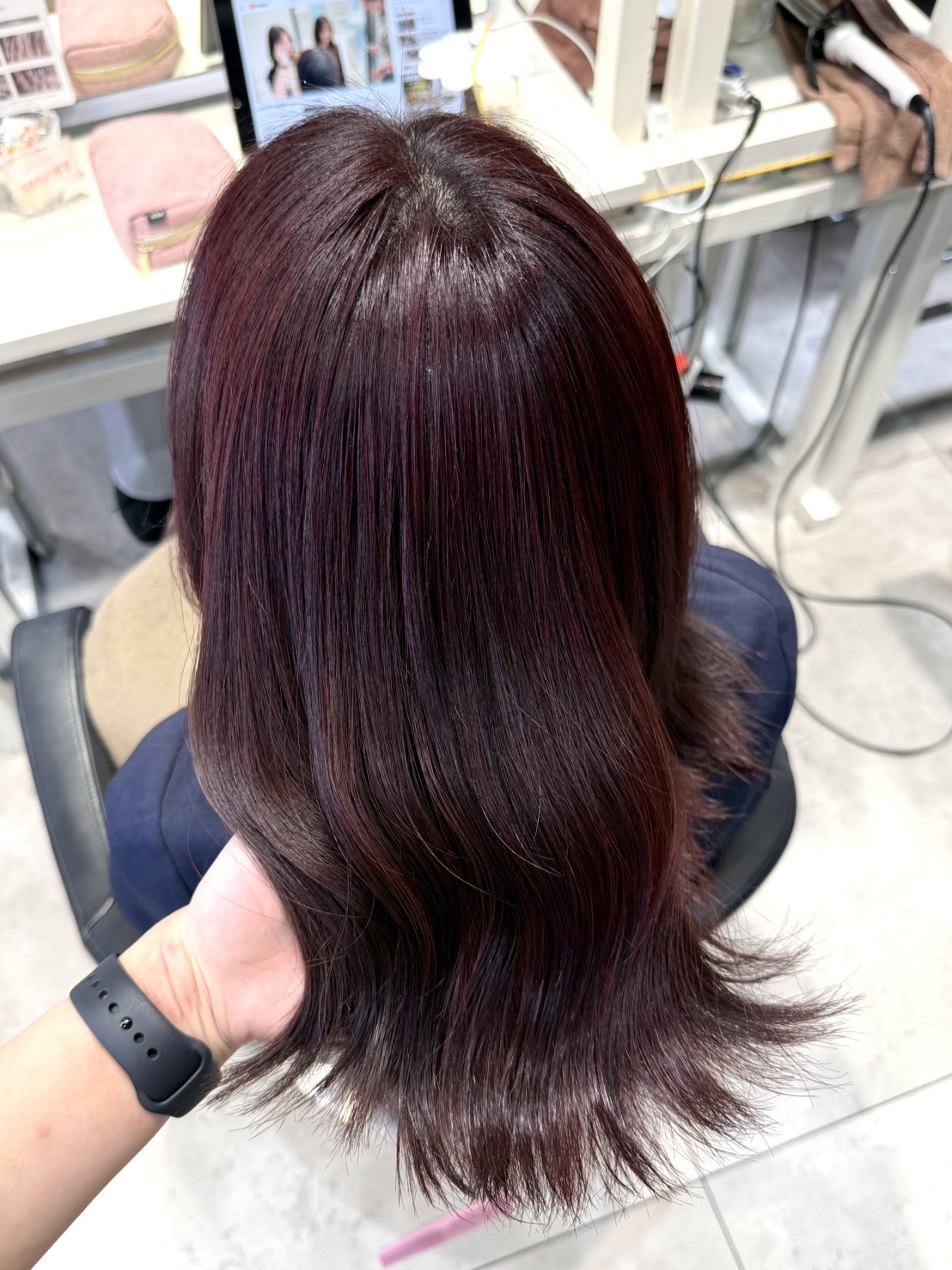 【チェリーレッド】