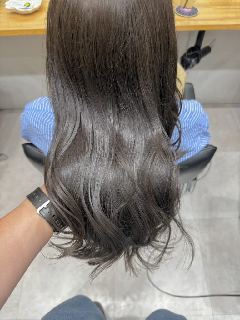 ダークグレージュカラー