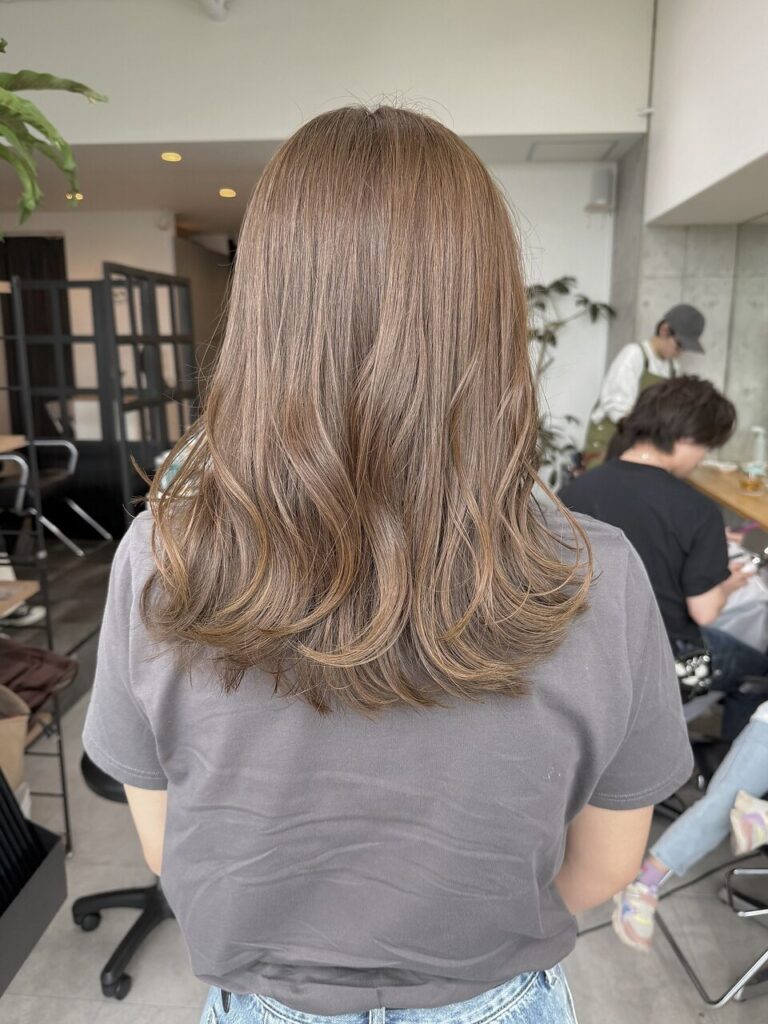 ベージュカラー