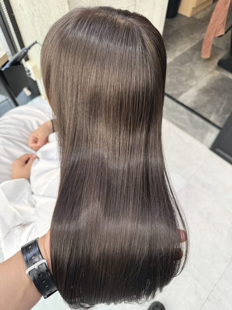 ダークグレージュカラー