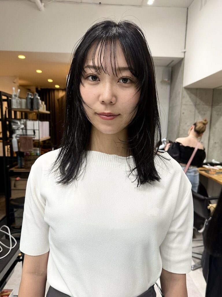 ストレートでもきまるレイヤースタイル