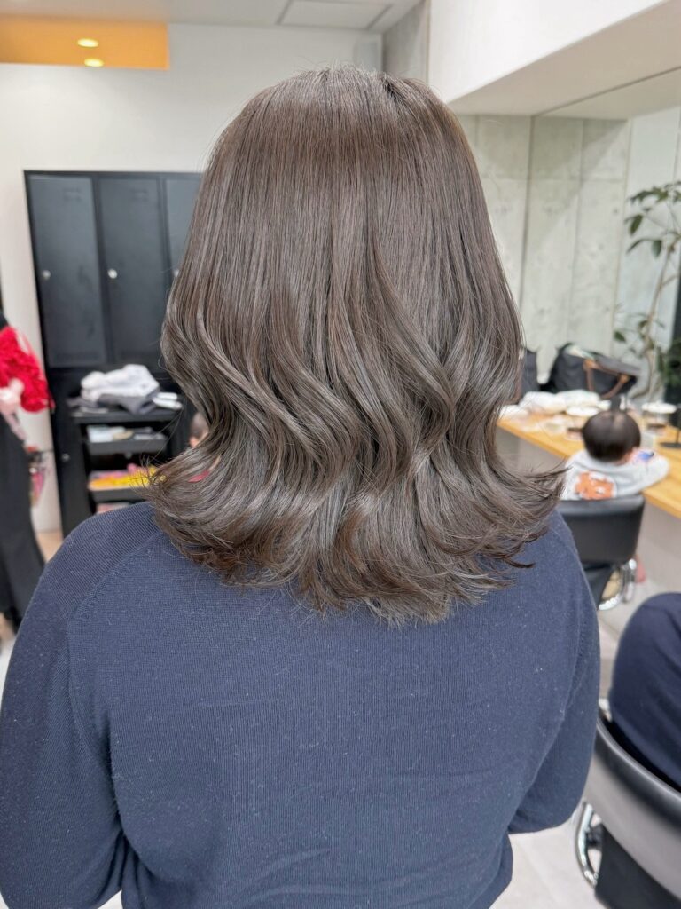 ダークグレージュカラー