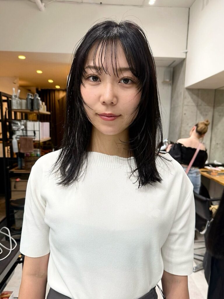ストレートでもきまるレイヤースタイル