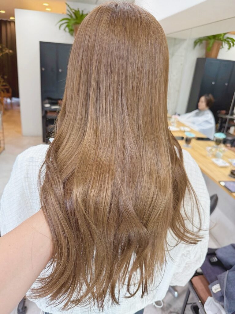 今日は人気のブリーチなしダブルカラーについて