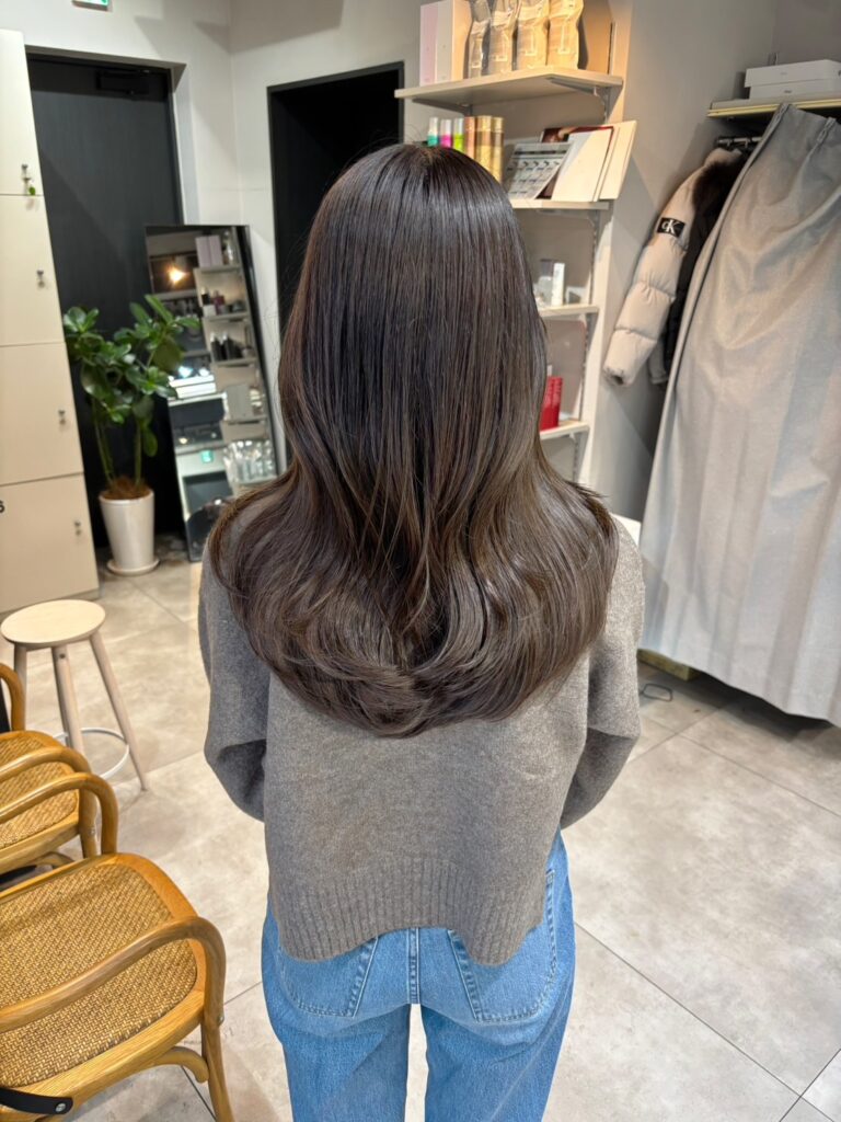 ダークグレージュ