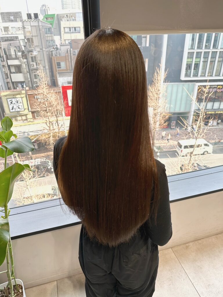乾かしただけで癖のないサラサラな髪へ