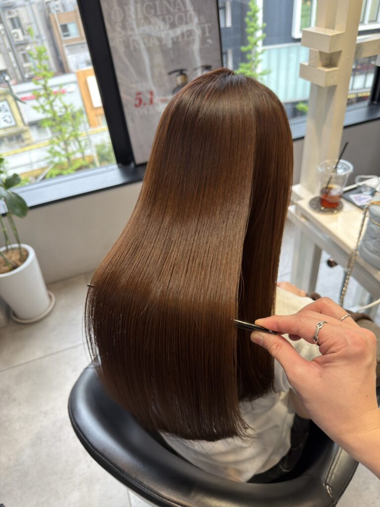 ツヤカラーは画像の通り ツヤツヤになります