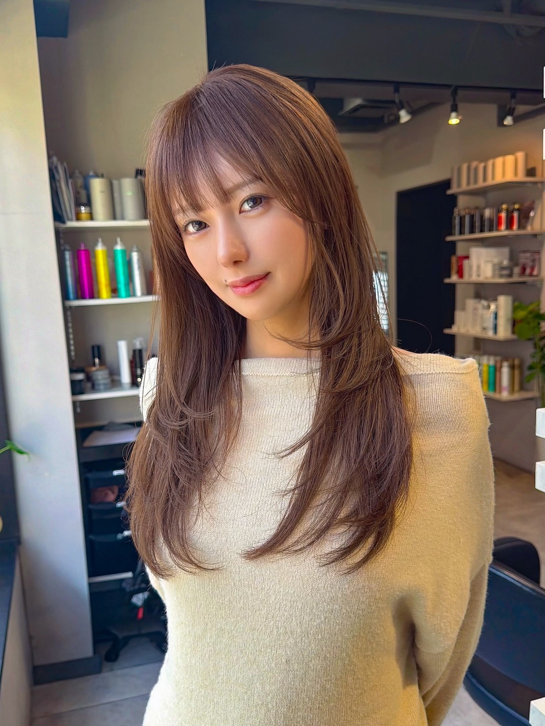 レイヤーカット、顔周りカット、透明感カラー得意です。