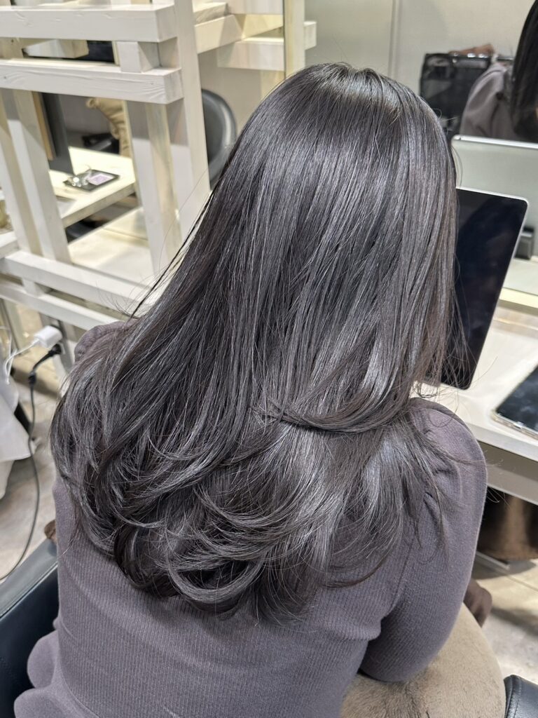 深めのパープルグレージュカラー