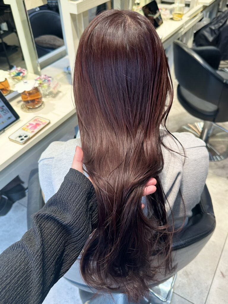 濃いめのピンクカラー