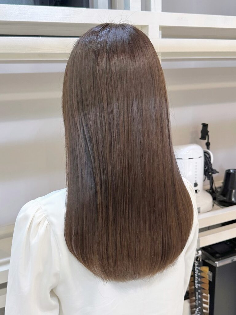 透明感のあるシアーブラウンカラー