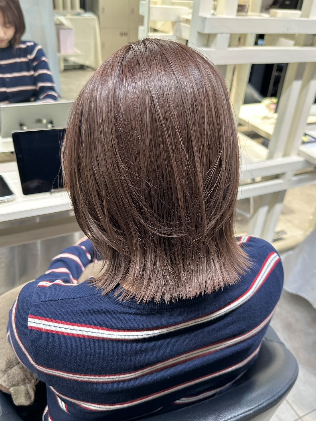 透明感のあるピンクベージュカラー