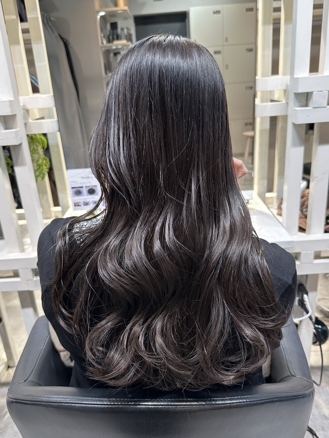 艶感のあるブラウンカラー