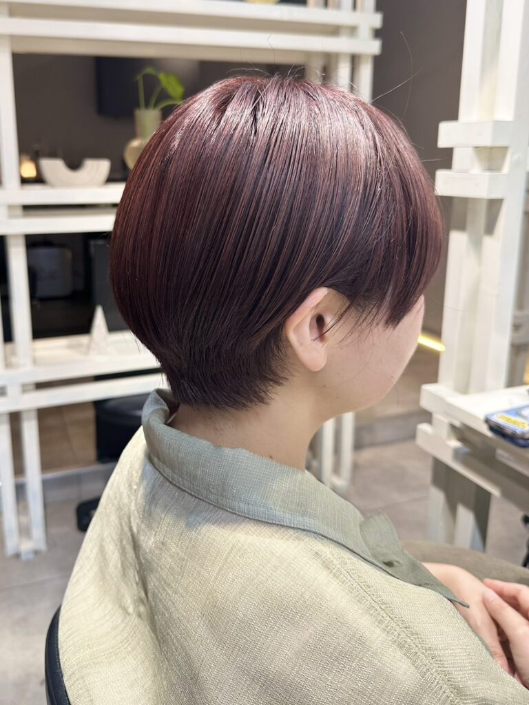 コンパクトにまとまるマッシュショート