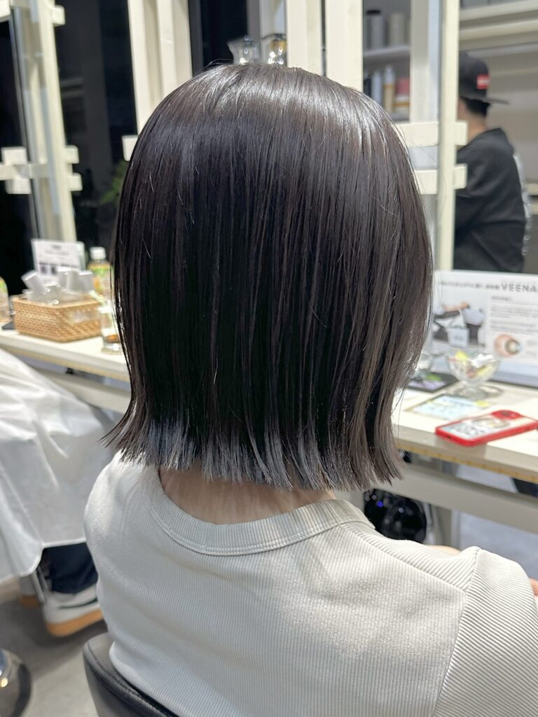 パツっと切りっぱなしボブ
