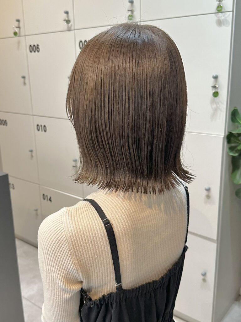 透明感のあるベージュカラー