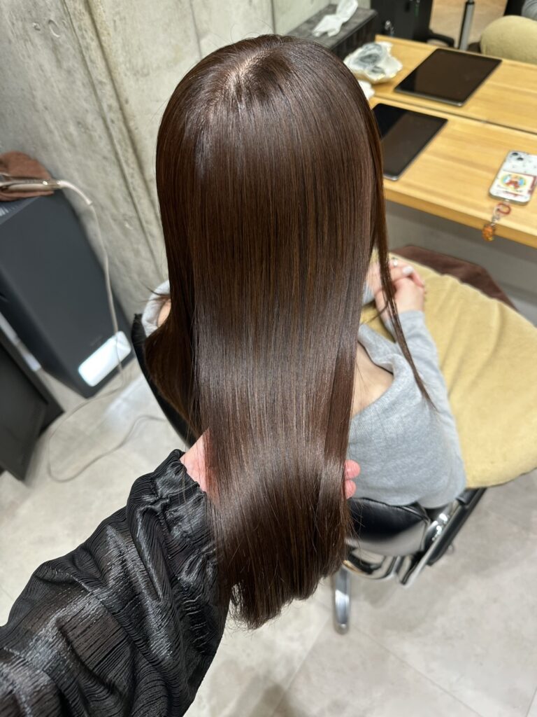 初めてストレートパーマをかけたお客様