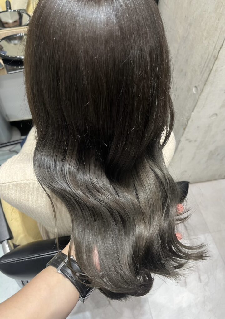 オリーブ系カラー