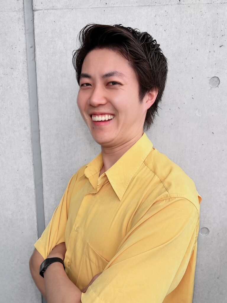 スタッフ写真撮りました！
