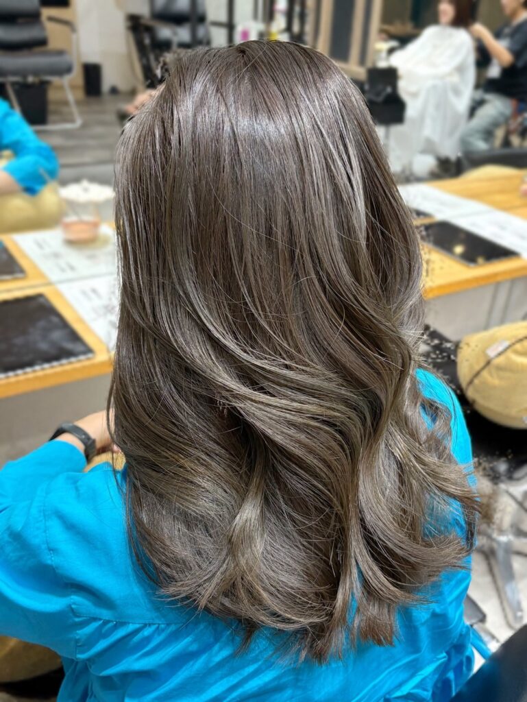 透明感抜群オリーブベージュ