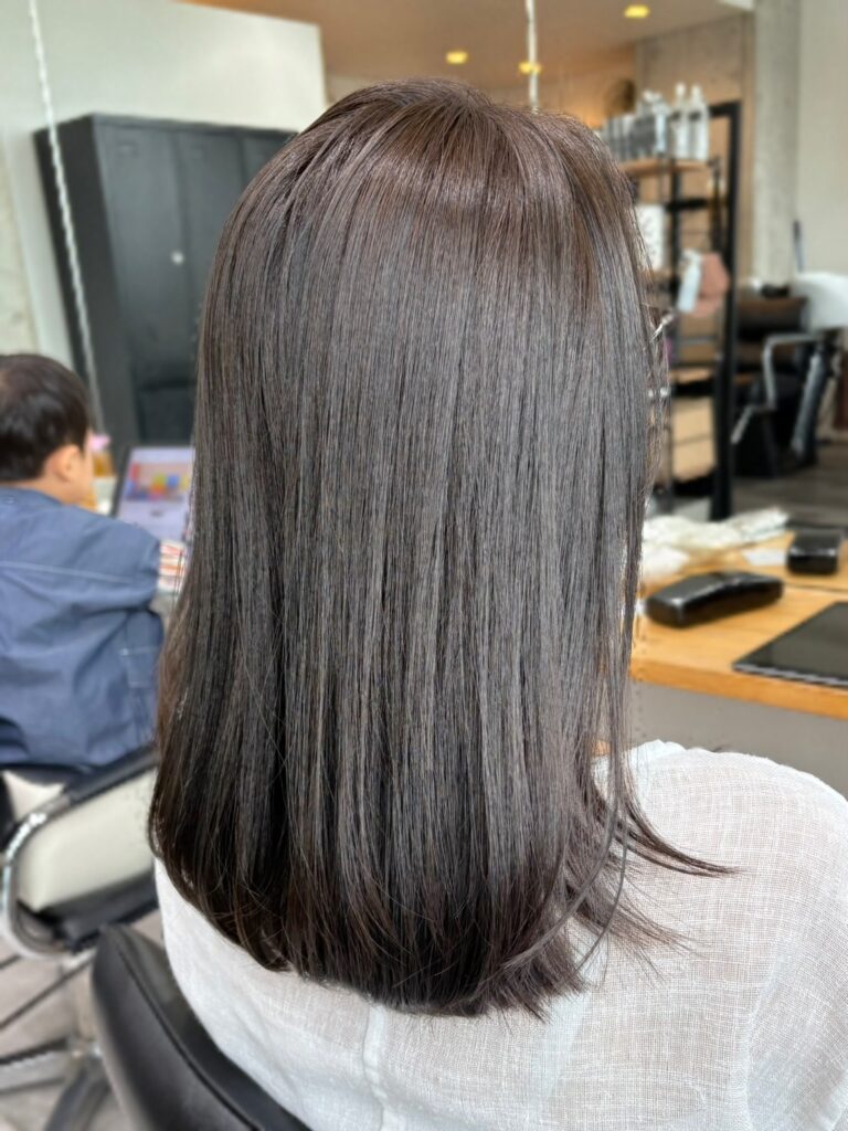 透明感グレージュカラー